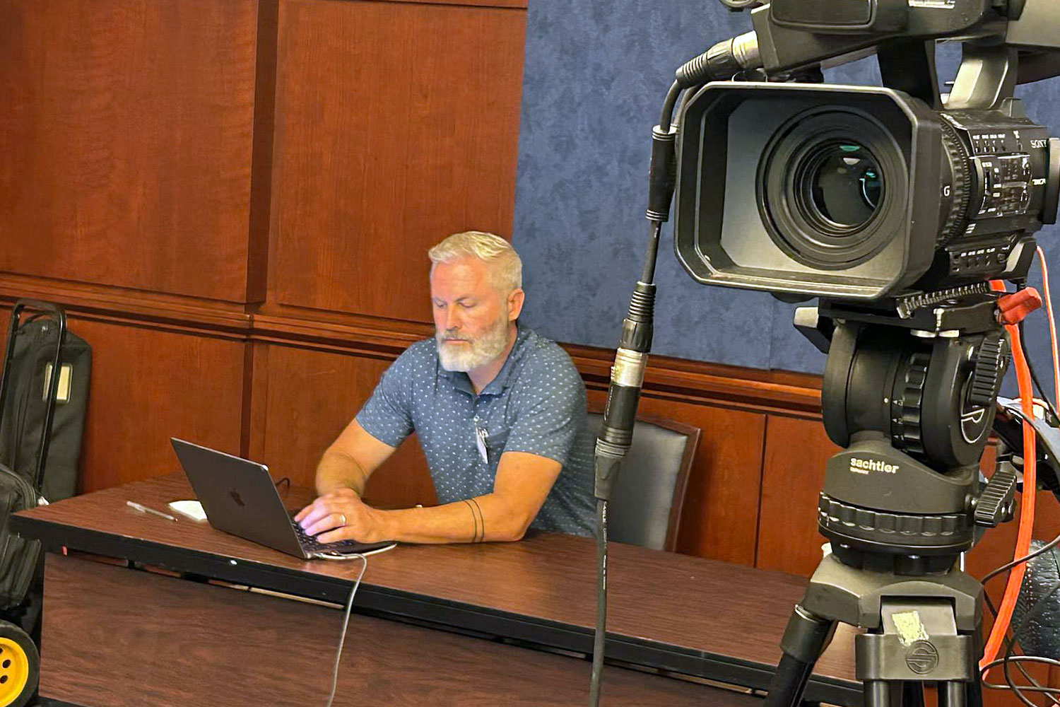 Biofuels Press Conference Director John Bogley sets up the shoot.